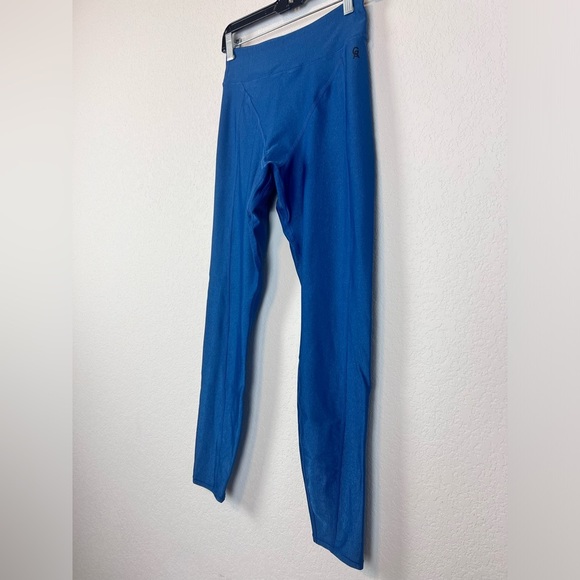 Good American Shiny Rib Seamless Leggings in  Washed Navy Blue Size 3 - Picture 3 of 9